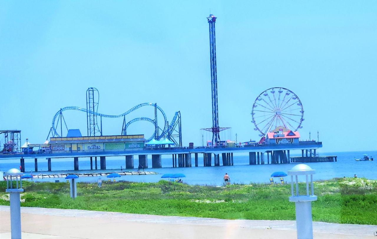 Casaazul-2605A-Couples Retreat By Beach & Pleasure Pier 1 Block Away- 2Bed 2Bath- 7 Minutes To Cruise Terminal กาลเวสตัน ภายนอก รูปภาพ